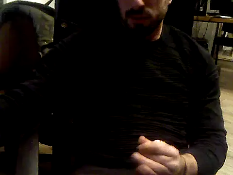 Snapshot of giorgakaci69 chatting on 02-10-25, 08:00 giorgakaci69 online show from 02-10-25, 08:00