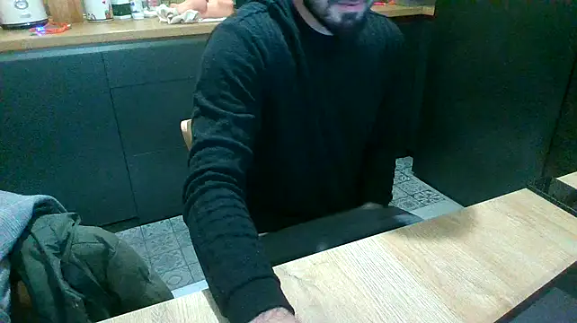 Snapshot of giorgakaci69 chatting on 12-31-24, 12:00 giorgakaci69 online show from 12-31-24, 12:00