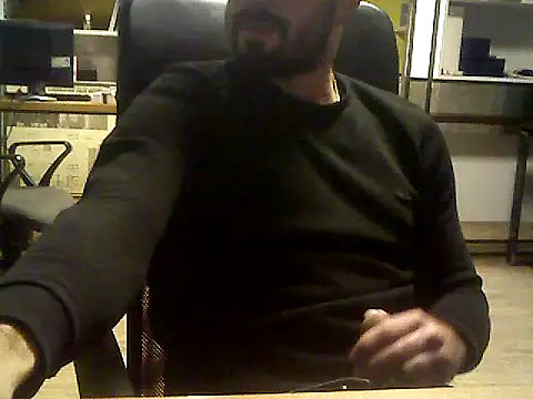 Snapshot of giorgakaci69 chatting on 12-18-24, 06:46 giorgakaci69 online show from 12-18-24, 06:46