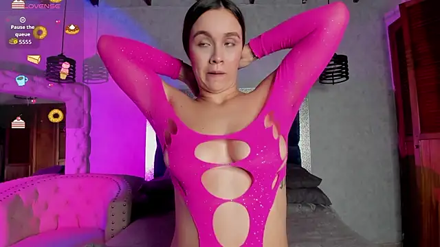 Snapshot of Taiissa_ chatting on 02-11-26, 08:41 Taiissa online show from 02-11-26, 08:41