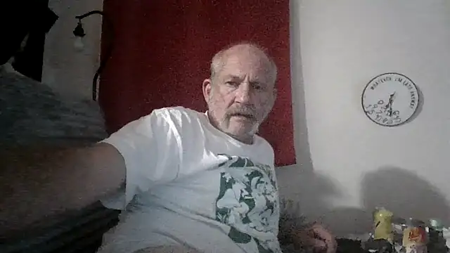 Snapshot of den-rock4u chatting on 05-26-26, 01:09 den-rock4u online show from 05-26-26, 01:09