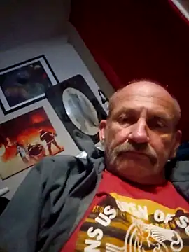Snapshot of den-rock4u chatting on 05-10-26, 06:17 den-rock4u online show from 05-10-26, 06:17