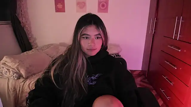 StephaniFox online show from 11-09-25, 03:32