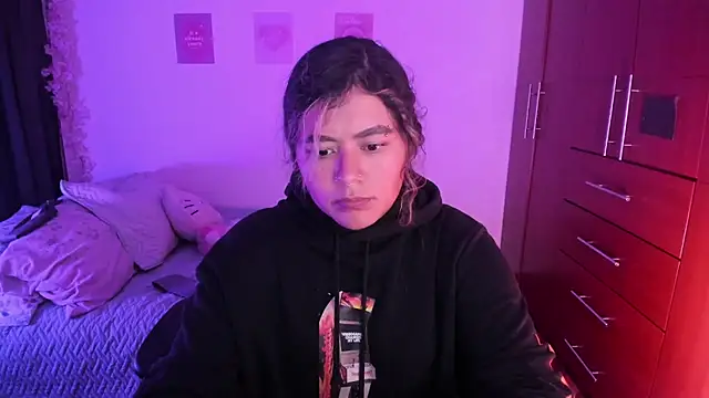 StephaniFox online show from 10-12-25, 01:51