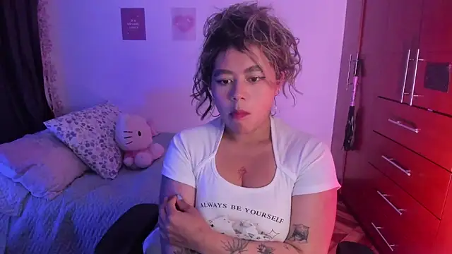 StephaniFox online show from 10-13-25, 12:45