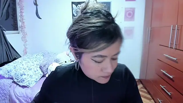 StephaniFox online show from 04-07-26, 01:18