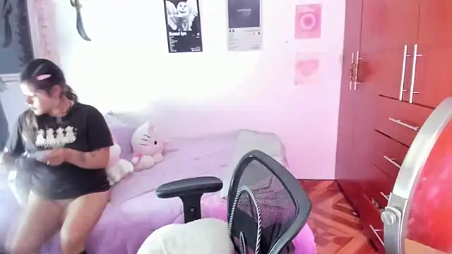 StephaniFox online show from 04-10-26, 12:28