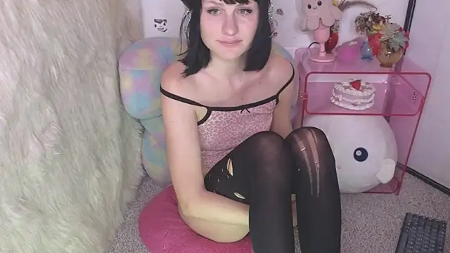 SweetLaumina online show from 12-05-25, 01:05