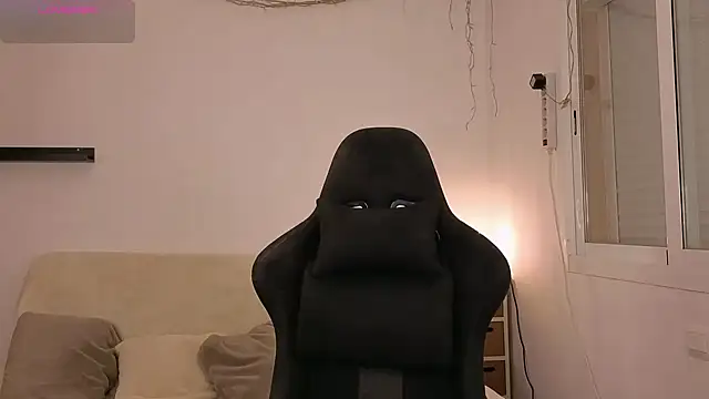 Snapshot of Karinchik_ chatting on 02-03-26, 07:52 Karinchik online show from 02-03-26, 07:52