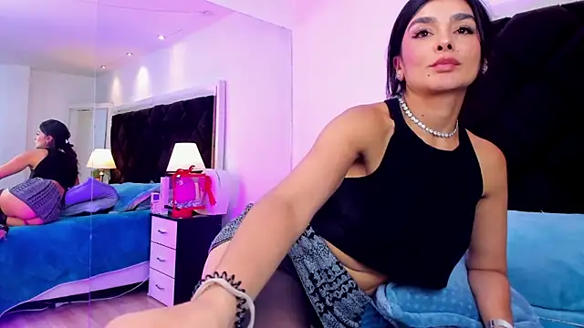 Holly Brensonexx  online show from 03-22-25, 06:33