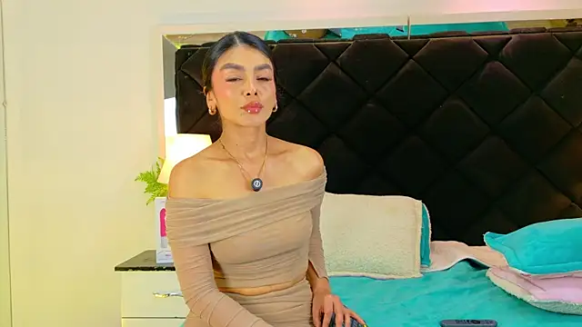 Holly Brensonexx  online show from 11-12-25, 01:37