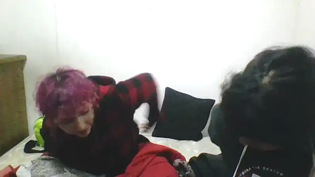 Snapshot of toxikkka chatting on 09-23-25, 03:52 toxikkka online show from 09-23-25, 03:52