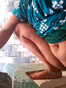 Snapshot of HotSexyBoudi chatting on 04-19-26, 08:04 HotSexyBoudi online show from 04-19-26, 08:04