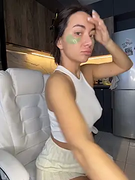 Melisa Ester online show from 11-14-25, 09:57