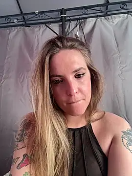 LiliMorganxxx online show from 04-21-26, 03:18