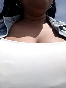 Julieta-tits online show from 04-18-26, 06:10
