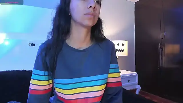 Tamaraakins online show from 10-30-25, 01:31