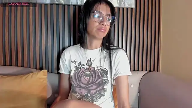 Tamaraakins online show from 03-13-25, 03:17