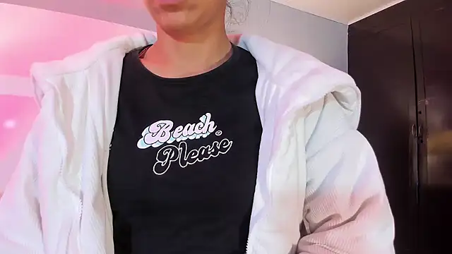 Tamaraakins online show from 11-17-25, 12:20