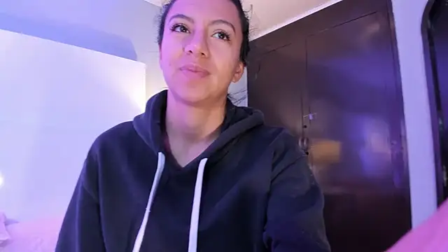 Tamaraakins online show from 11-21-25, 12:48