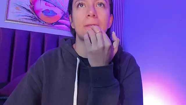 Tamaraakins online show from 11-22-25, 12:48