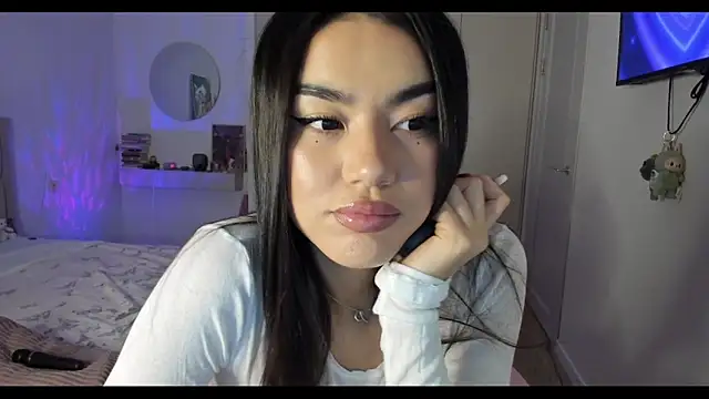 Shineel online show from 10-29-25, 01:04