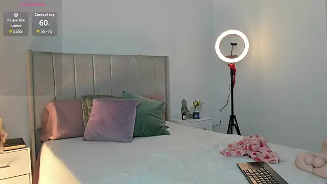 1m megan online show from 02-17-26, 03:48