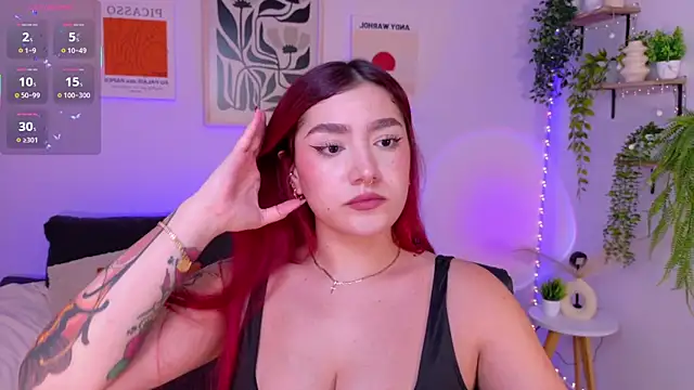 ViolettCastel online show from 05-18-26, 08:46