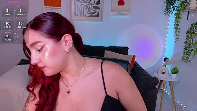 Snapshot of ViolettCastel chatting on 06-26-26, 12:27 ViolettCastel online show from 06-26-26, 12:27