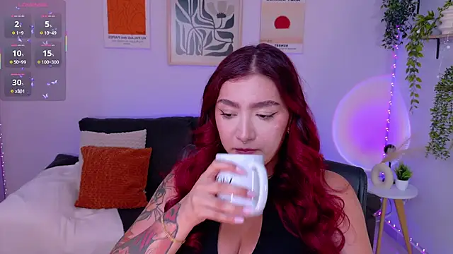 Snapshot of ViolettCastel chatting on 06-15-26, 08:19 ViolettCastel online show from 06-15-26, 08:19