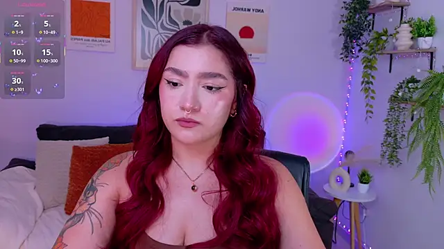 Snapshot of ViolettCastel chatting on 06-07-26, 06:13 ViolettCastel online show from 06-07-26, 06:13