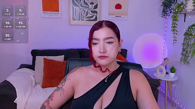 Snapshot of ViolettCastel chatting on 06-12-26, 07:55 ViolettCastel online show from 06-12-26, 07:55