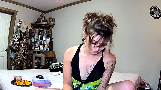 ZeelaXoXo online show from 04-11-26, 05:04