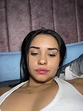Snapshot of Kimmymadison- chatting on 07-15-26, 03:46 Kimmymadison- online show from 07-15-26, 03:46