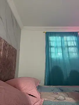 Snapshot of Kimmymadison- chatting on 02-18-26, 09:22 Kimmymadison- online show from 02-18-26, 09:22