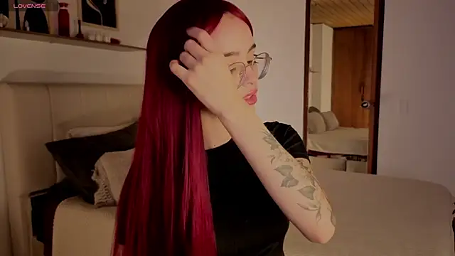 Roxxy mora online show from 10-20-25, 10:10