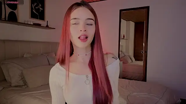 Roxxy mora online show from 11-19-25, 10:10