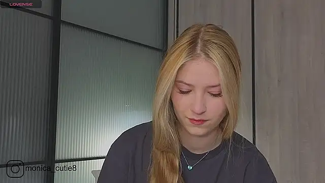 Monikacutie online show from 03-03-25, 04:10