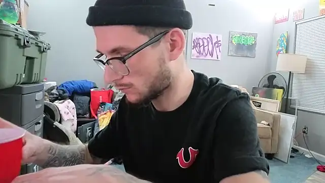 Snapshot of hungkubenski chatting on 02-20-26, 04:53 hungkubenski online show from 02-20-26, 04:53