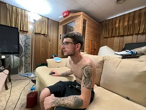 Snapshot of hungkubenski chatting on 10-31-25, 12:13 hungkubenski online show from 10-31-25, 12:13