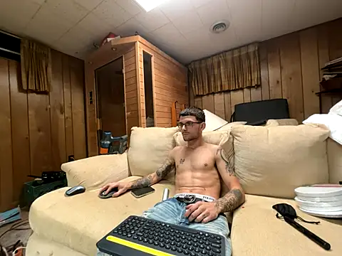 Snapshot of hungkubenski chatting on 10-22-25, 10:36 hungkubenski online show from 10-22-25, 10:36