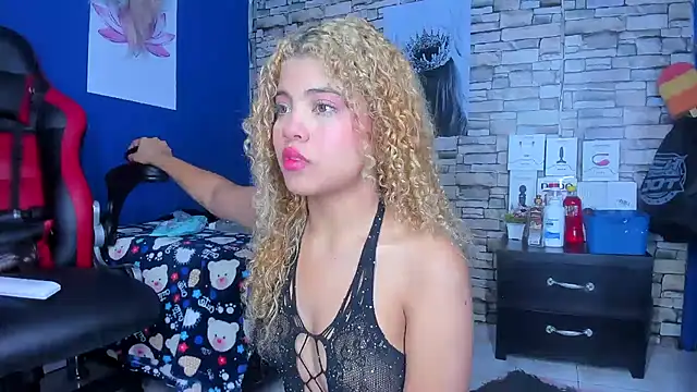 sofiacastillo01 online show from 03-07-25, 12:56