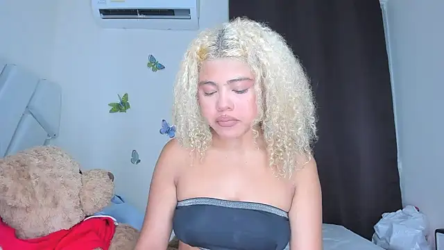 sofiacastillo01 online show from 01-06-26, 02:32