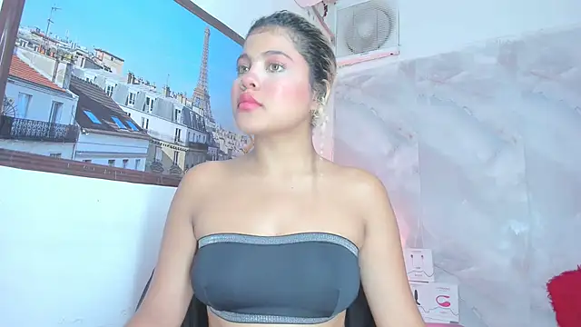 Snapshot of sofiacastillo01 chatting on 05-28-26, 01:39 sofiacastillo01 online show from 05-28-26, 01:39