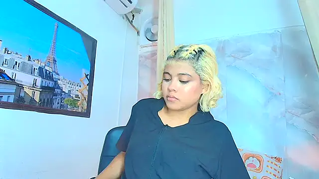 sofiacastillo01 online show from 07-12-26, 01:34