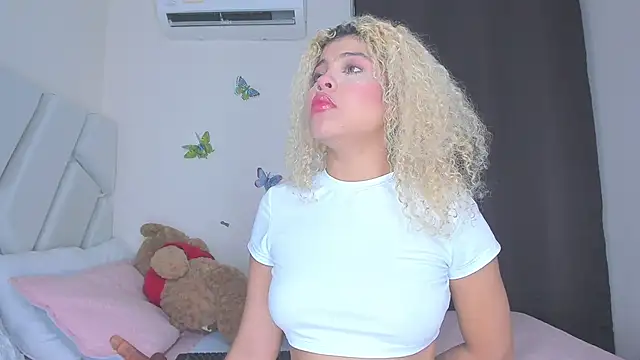 sofiacastillo01 online show from 02-28-26, 02:17