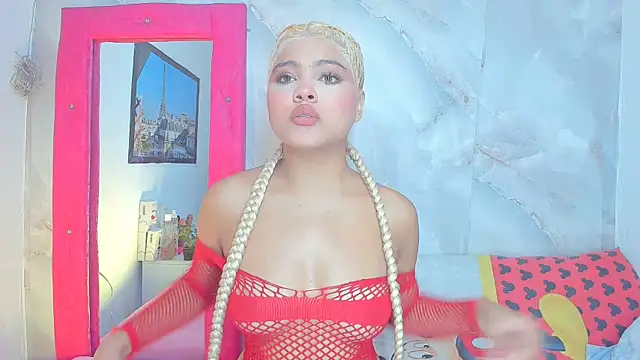 sofiacastillo01 online show from 06-18-26, 01:38