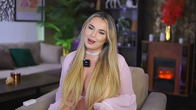 EvaSunderland online show from 12-18-25, 12:53