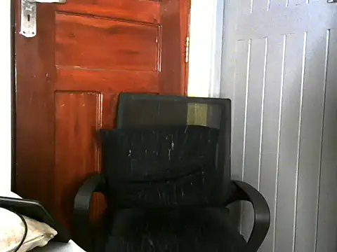 Sexy burberry online show from 10-28-25, 10:58