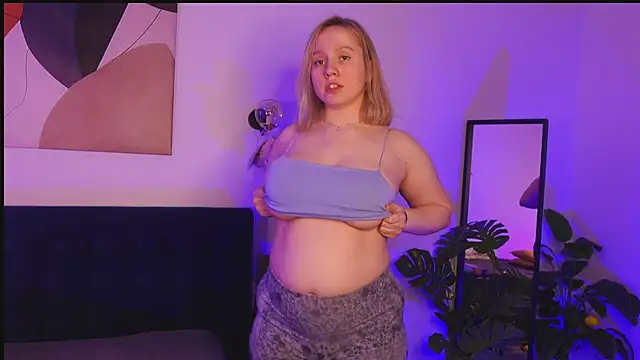 Snapshot of MrsPrude chatting on 02-24-25, 08:49 MrsPrude online show from 02-24-25, 08:49